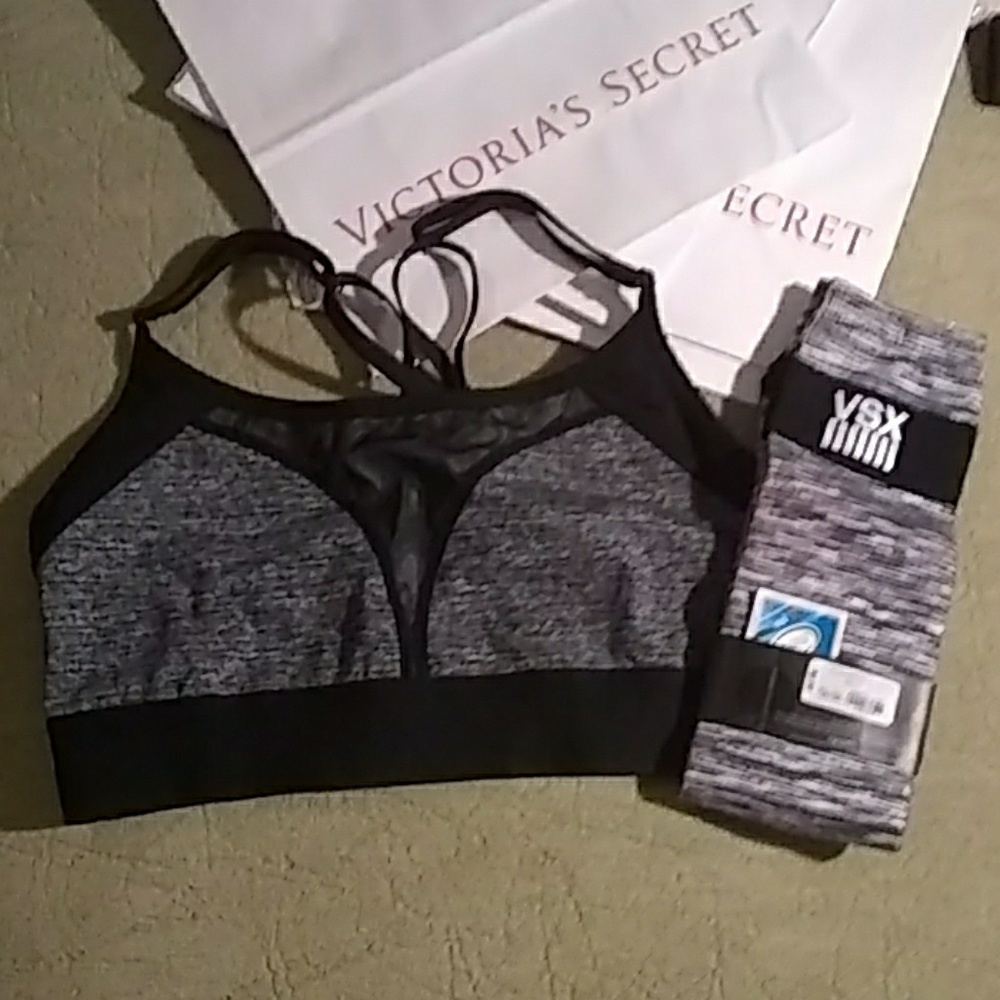 Nwt pink Victoria secret sports bra L vsx socks